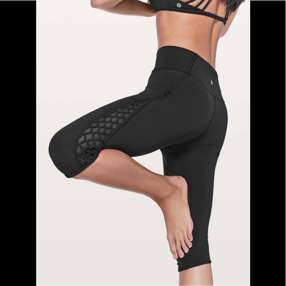 Lululemon Love Knot Crop Leggings